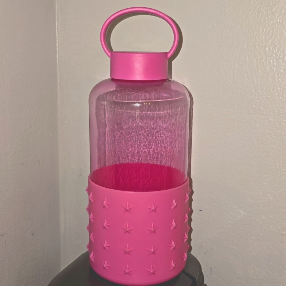 NWOT Greenbrier International 34oz Pink Water Bottle